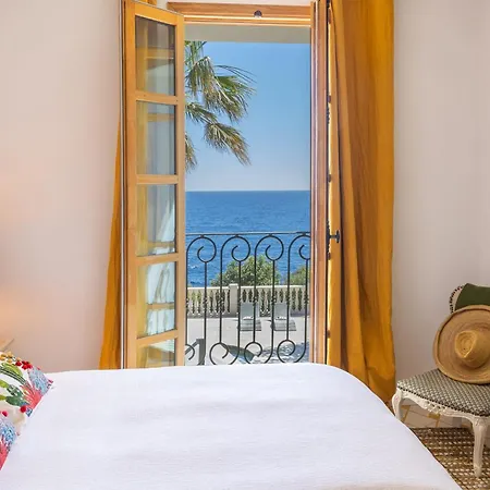 Villa Vill'a Fiurentina Piscine A Debordement Vue Erbalunga (Corsica)