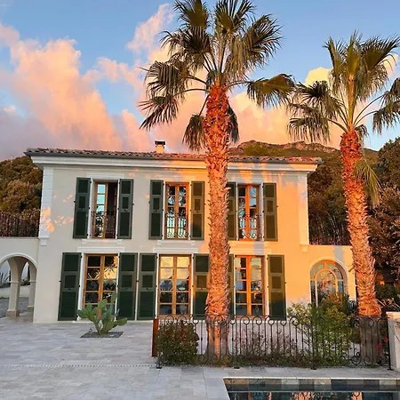 Vill'a Fiurentina Piscine à Débordement Vue Villa Erbalunga (Corsica)