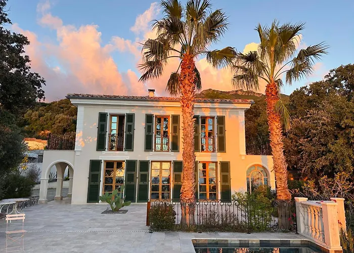 Vill'a Fiurentina Piscine à Débordement Vue Villa Erbalunga (Corsica)