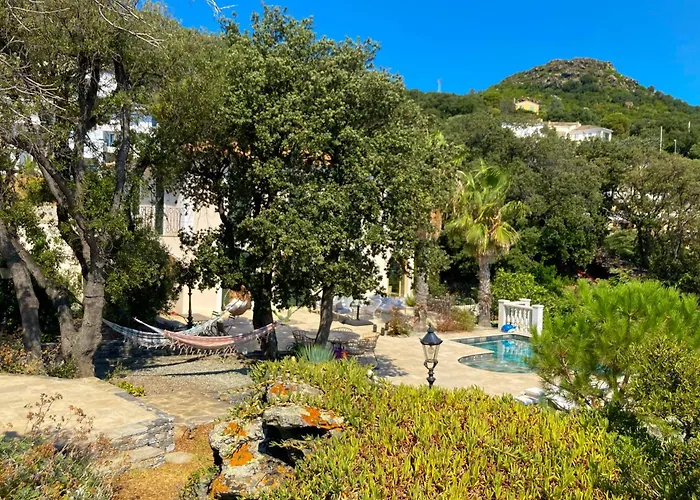 Vill'a Fiurentina Piscine A Debordement Vue Vila Erbalunga (Corsica)